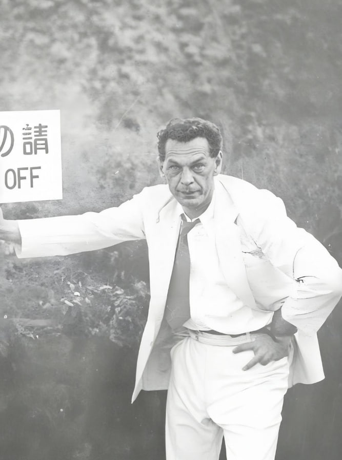 理查德·佐尔格 饰 Spion